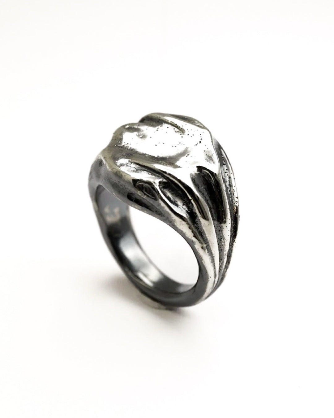 RINGS - Macabre Gadgets Store