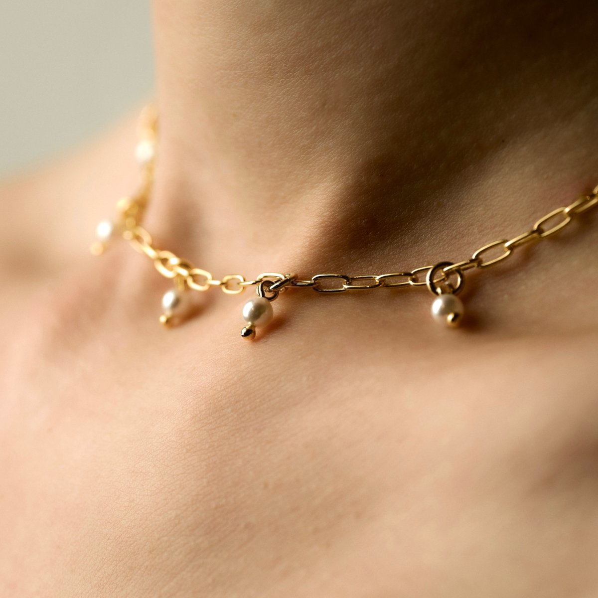 Ancient pearl necklace - Macabre Gadgets