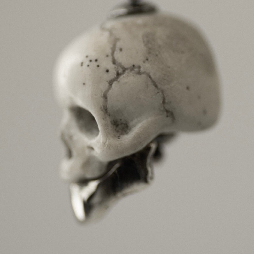 Ancient Skull charm - Macabre Gadgets