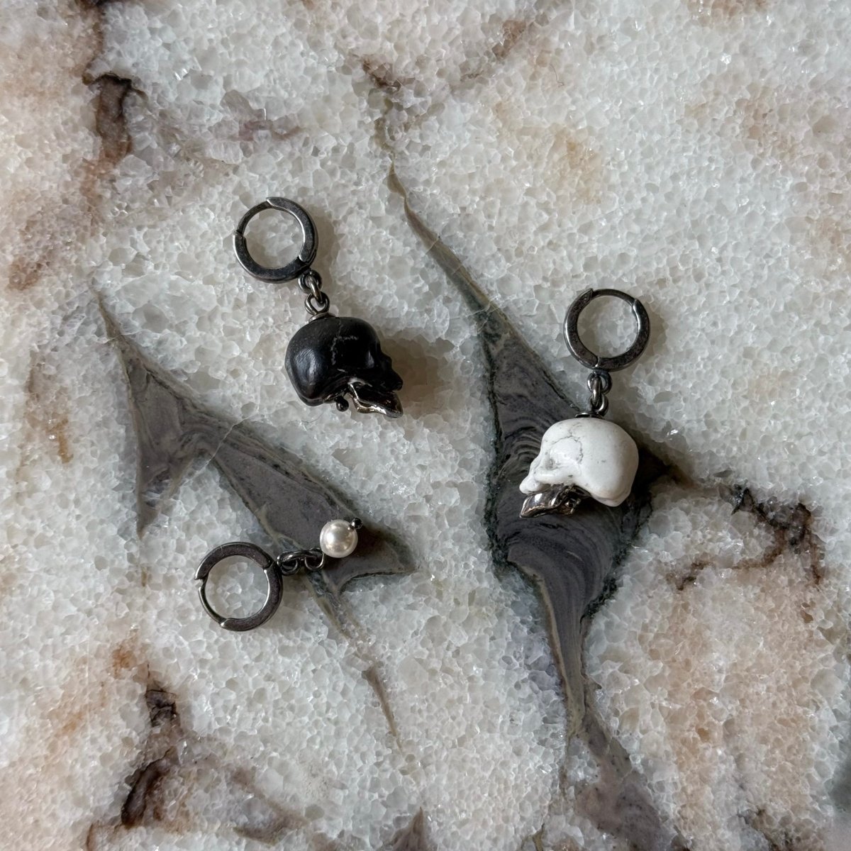 Ancient Skull earring - Macabre Gadgets