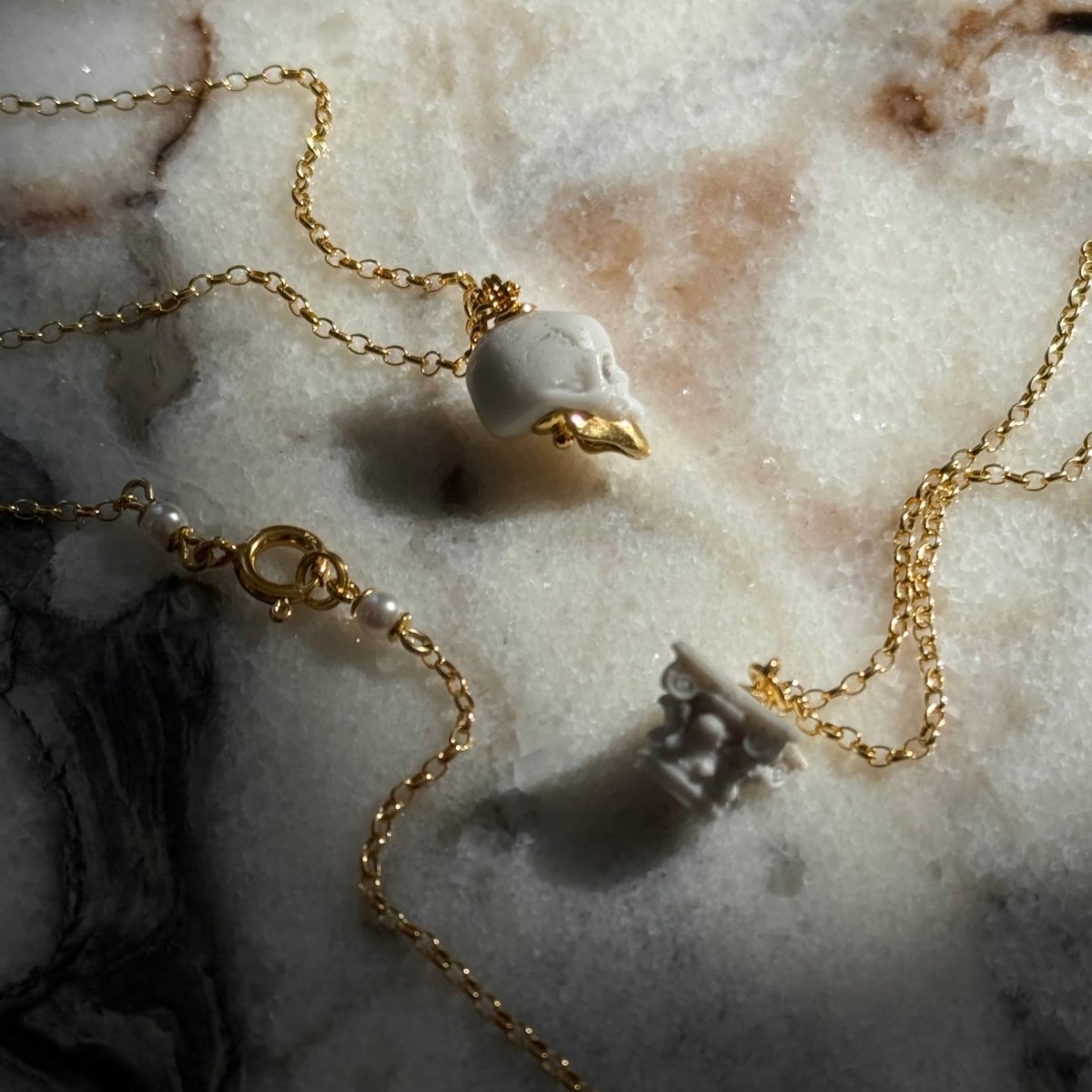 Ancient Skull pendant - Macabre Gadgets