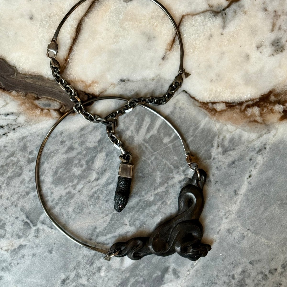 Aspis necklace - Macabre Gadgets