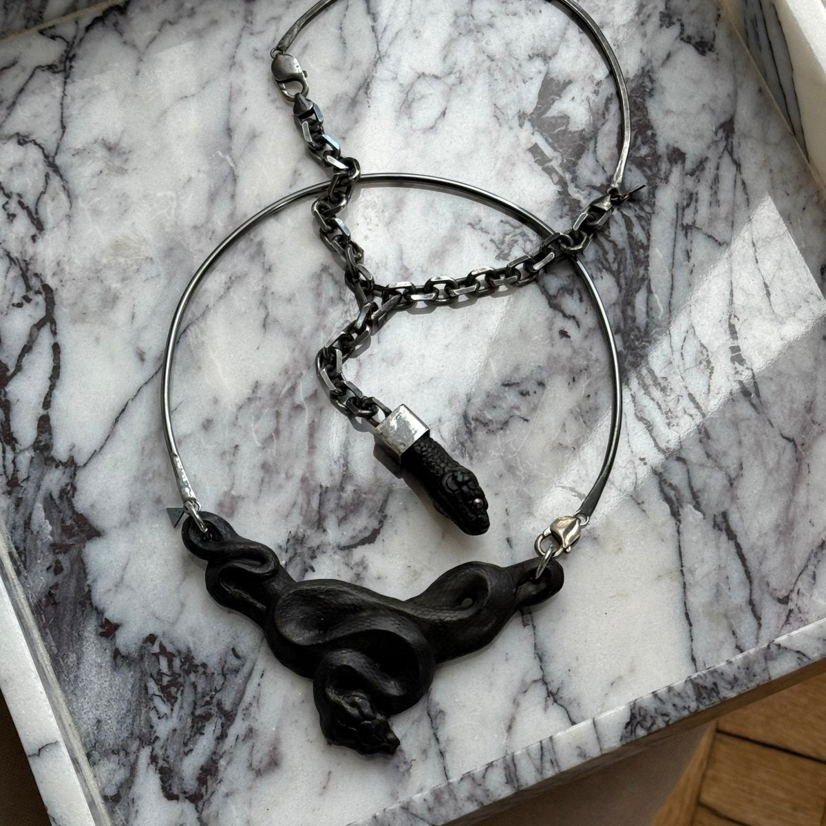 Aspis necklace - Macabre Gadgets