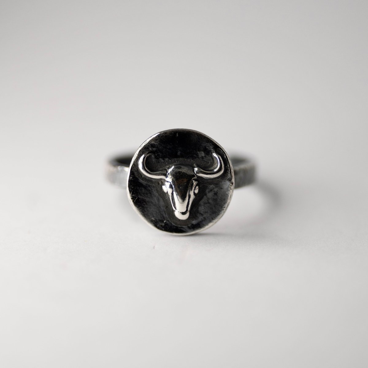 Bull ring - Macabre Gadgets