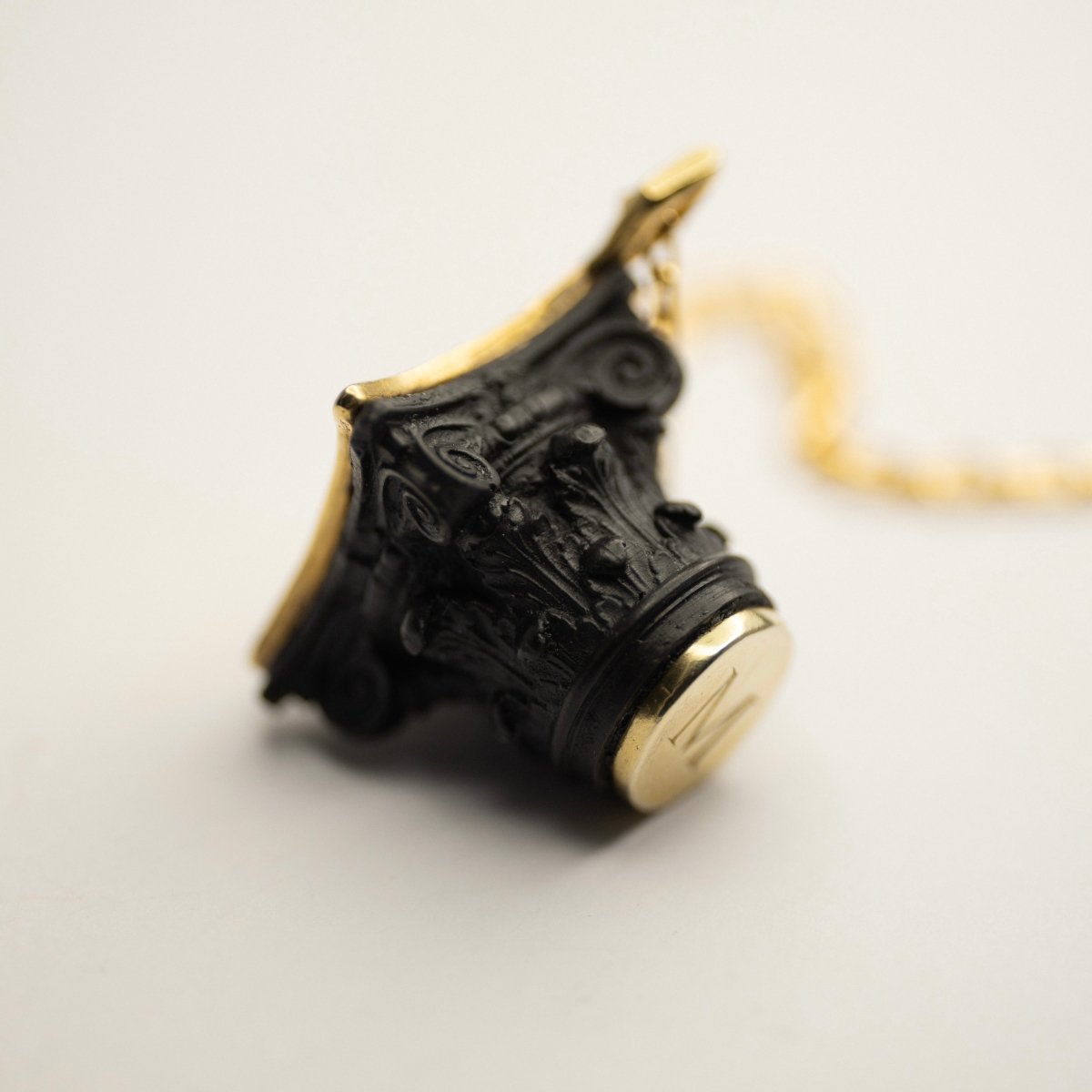 CORINTH PENDANT - Macabre Gadgets Store