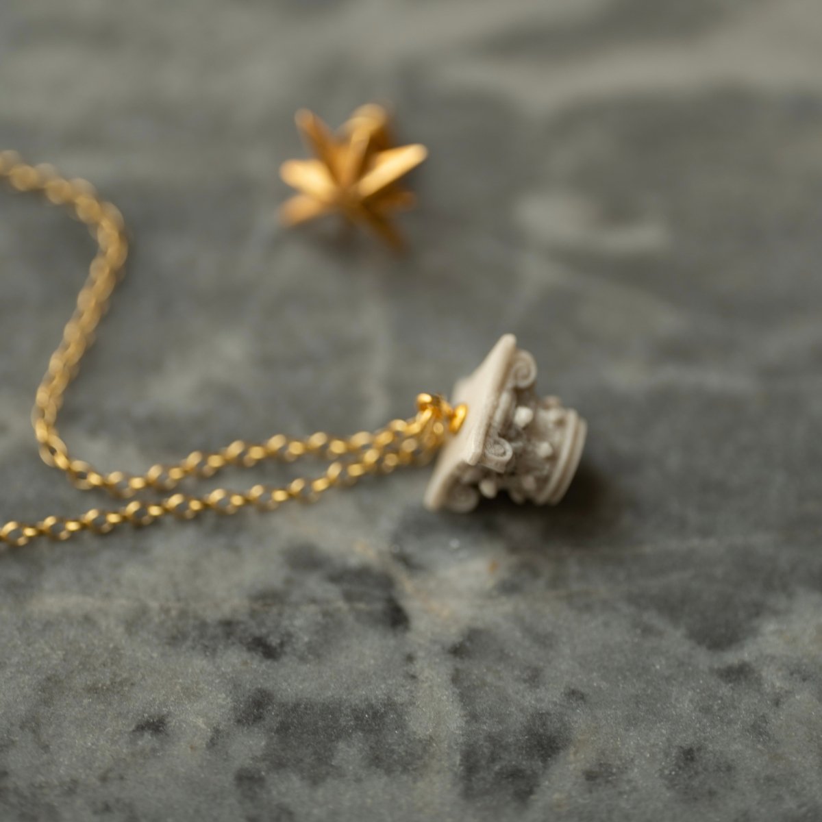 Corinth pendant - Macabre Gadgets
