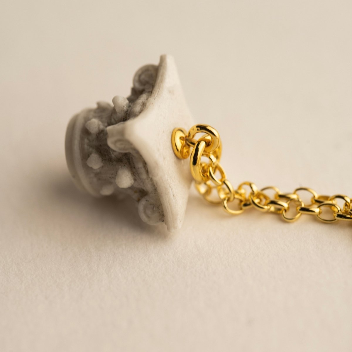 Corinth pendant - Macabre Gadgets