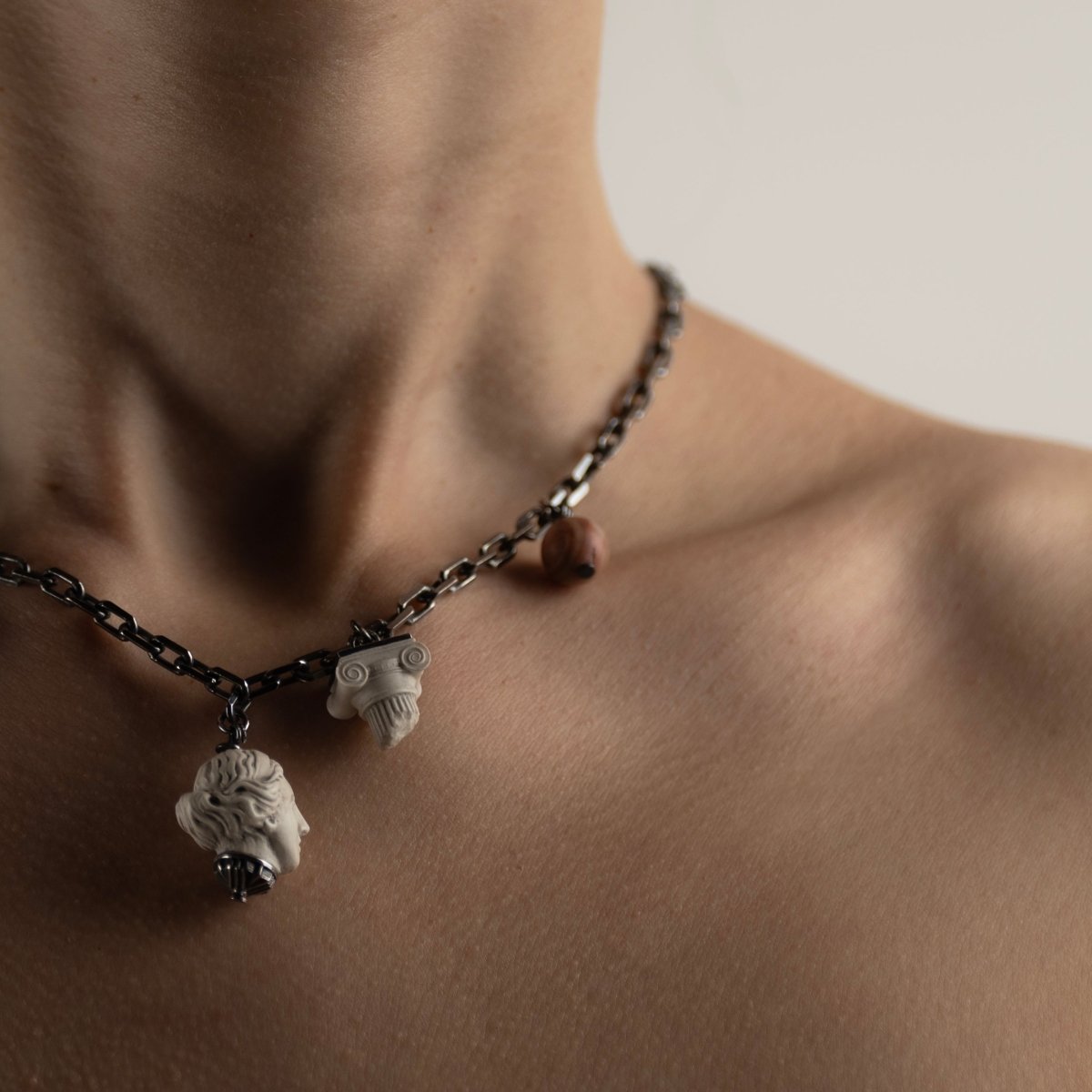 Delos necklace - Macabre Gadgets