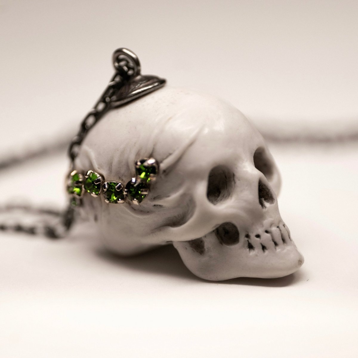 Insects Skull pendant - Macabre Gadgets