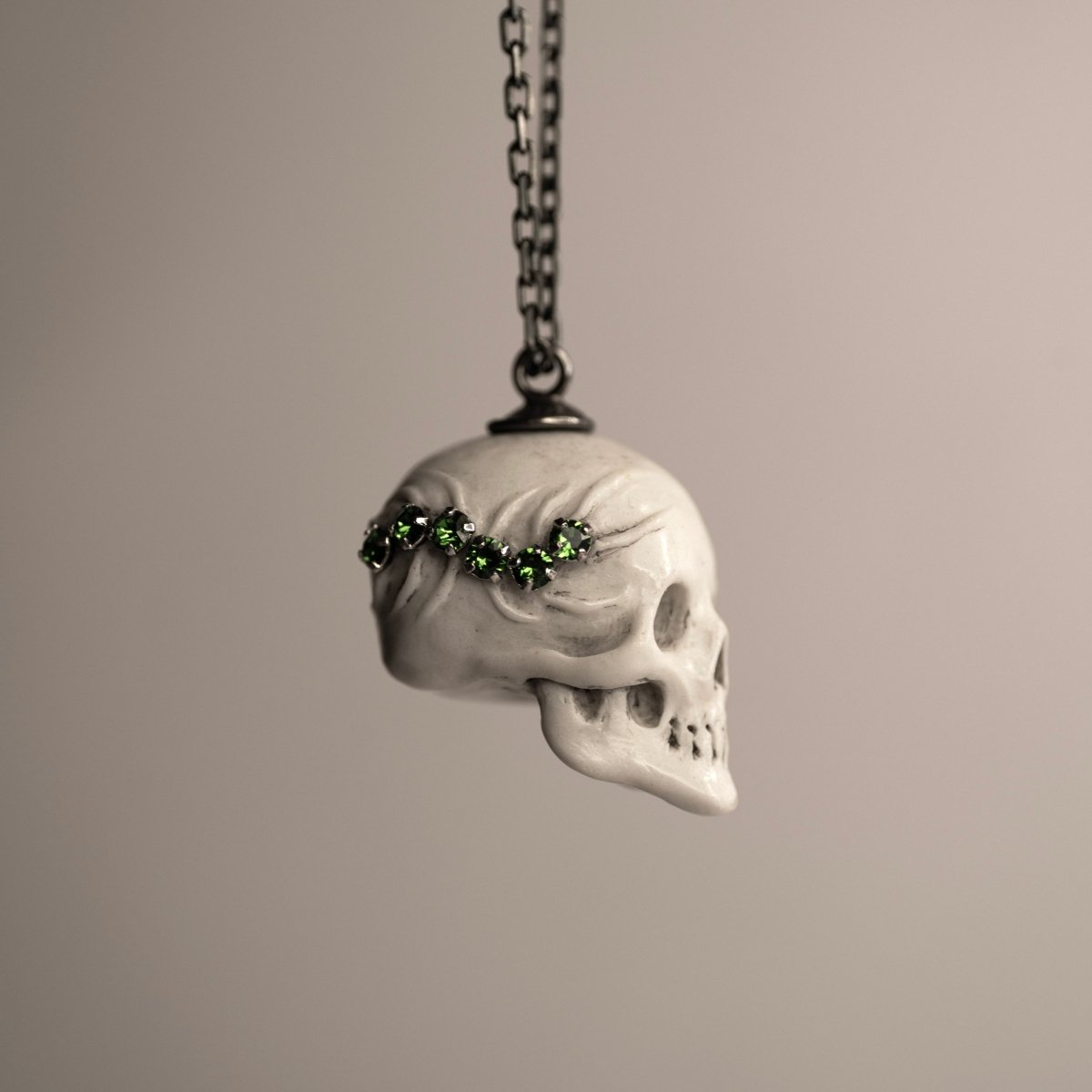 Insects Skull pendant - Macabre Gadgets