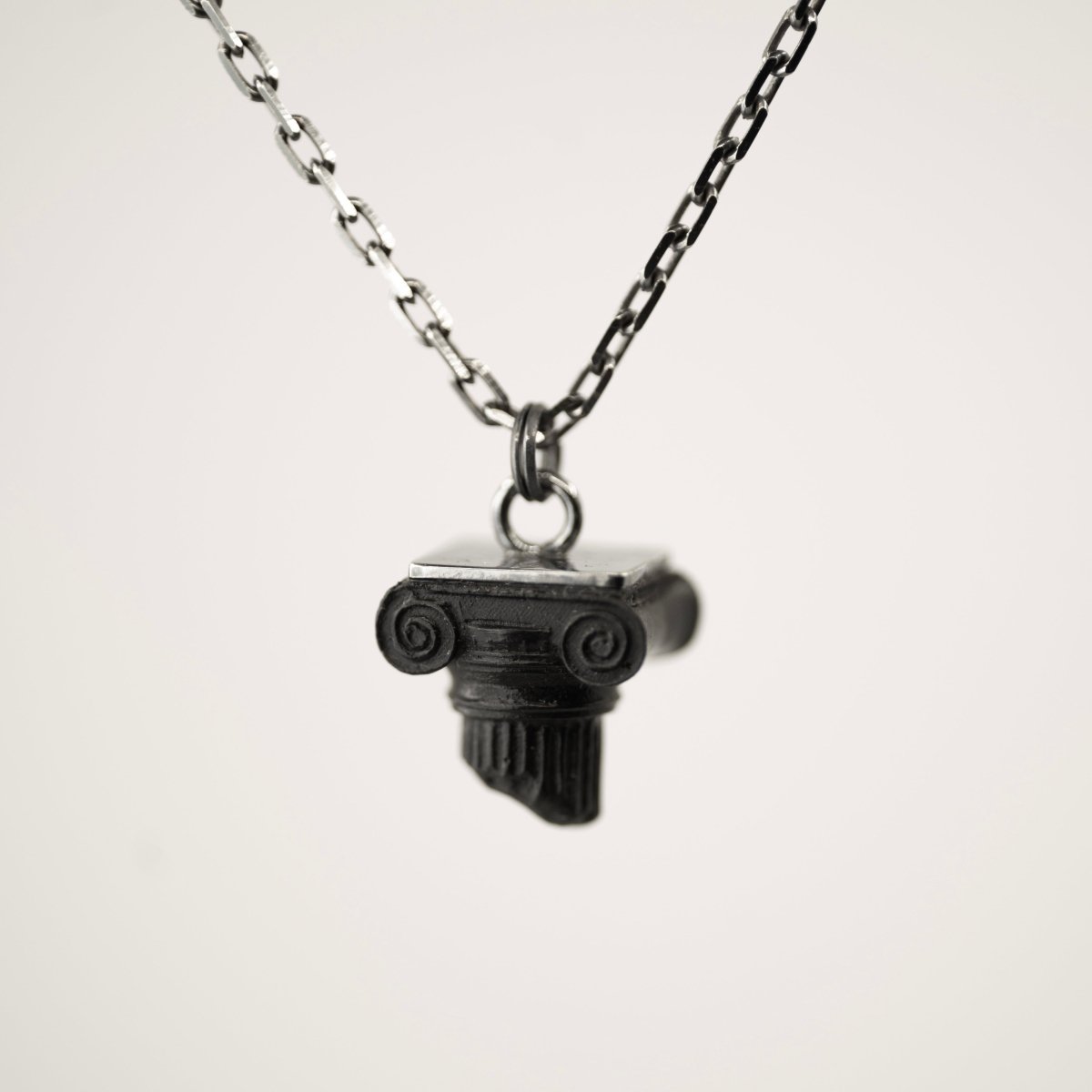 Ionic pendant - Macabre Gadgets