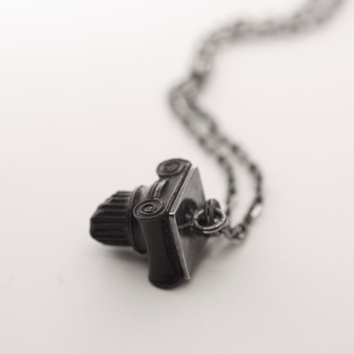 Ionic pendant - Macabre Gadgets