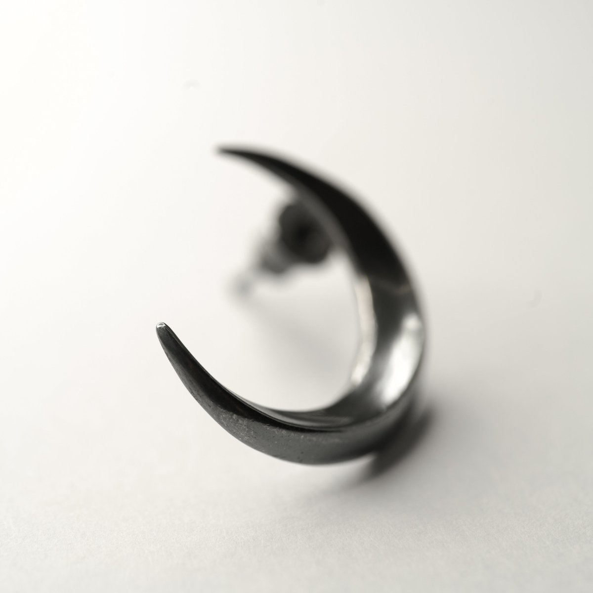 Luna earring - Macabre Gadgets