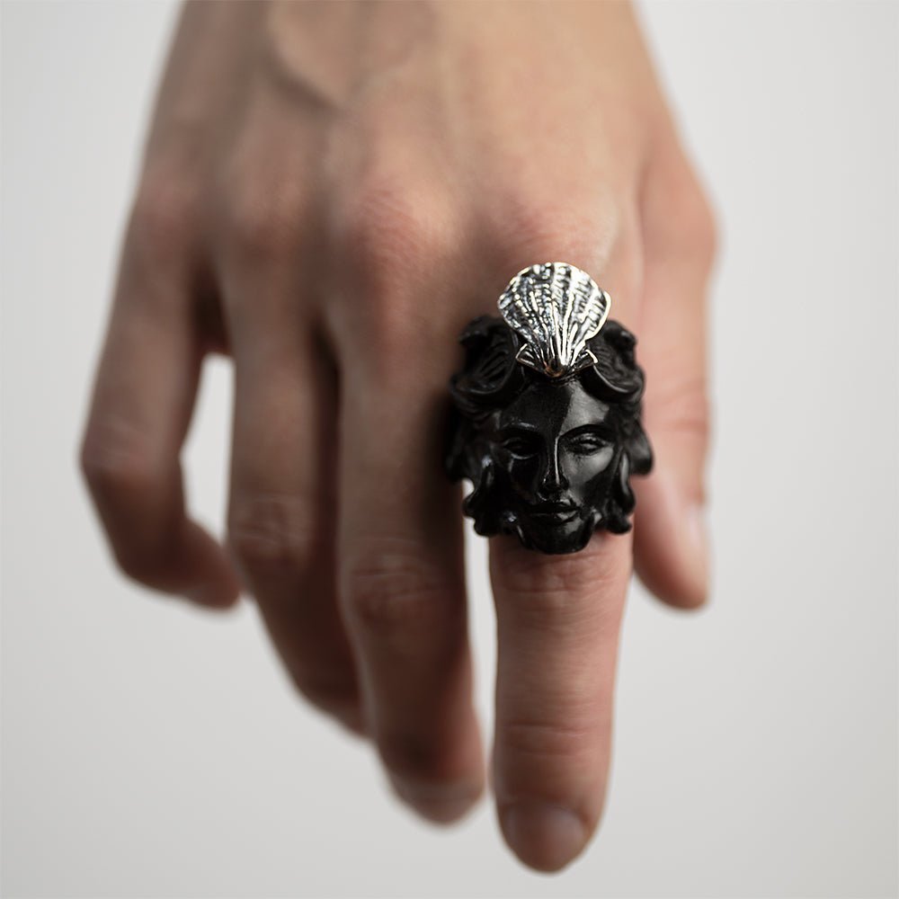 Medusa ring - Macabre Gadgets