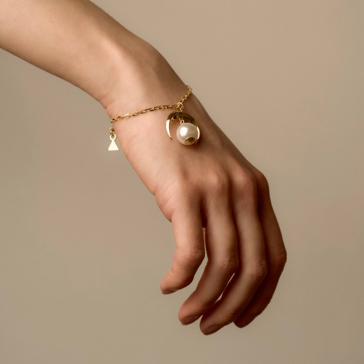Moon bracelet - Macabre Gadgets
