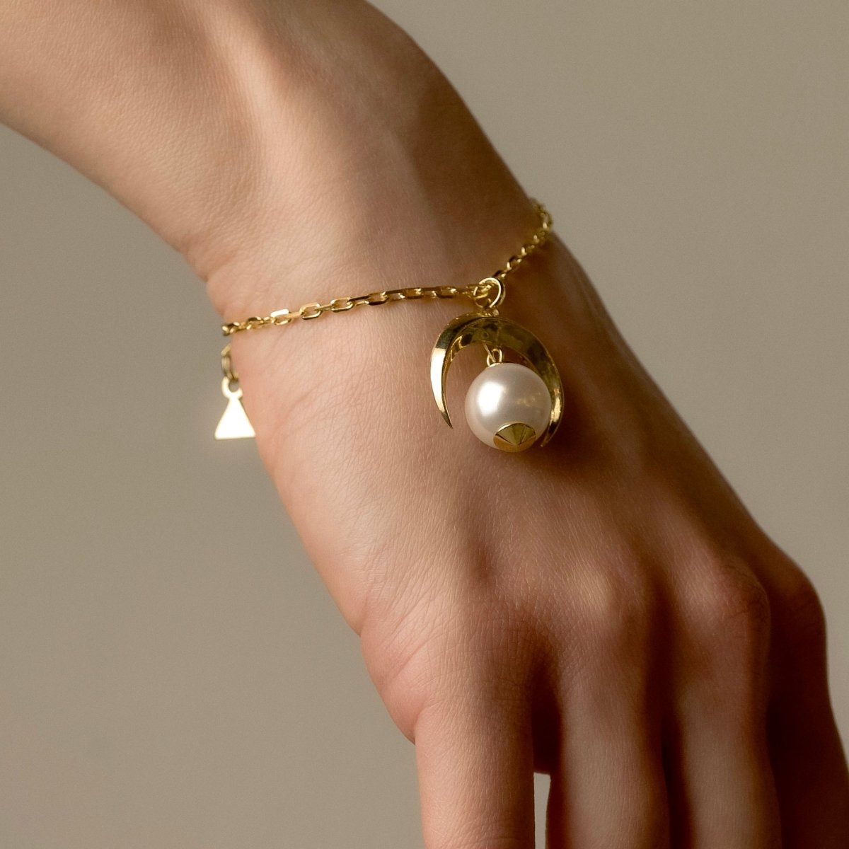 Moon bracelet - Macabre Gadgets