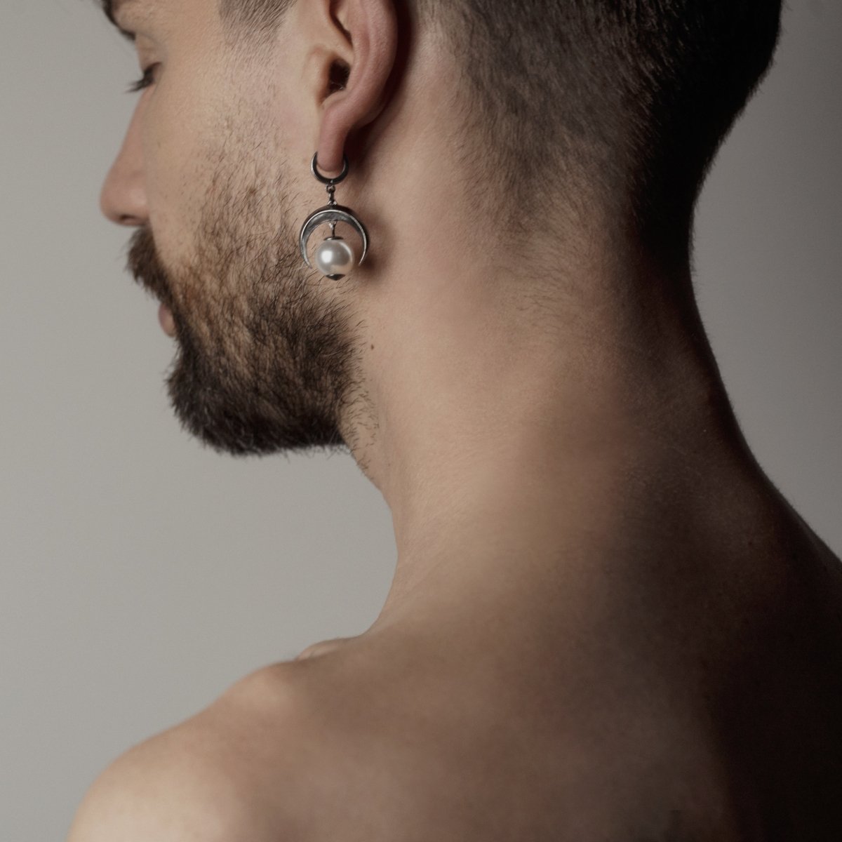Moon earring - Macabre Gadgets