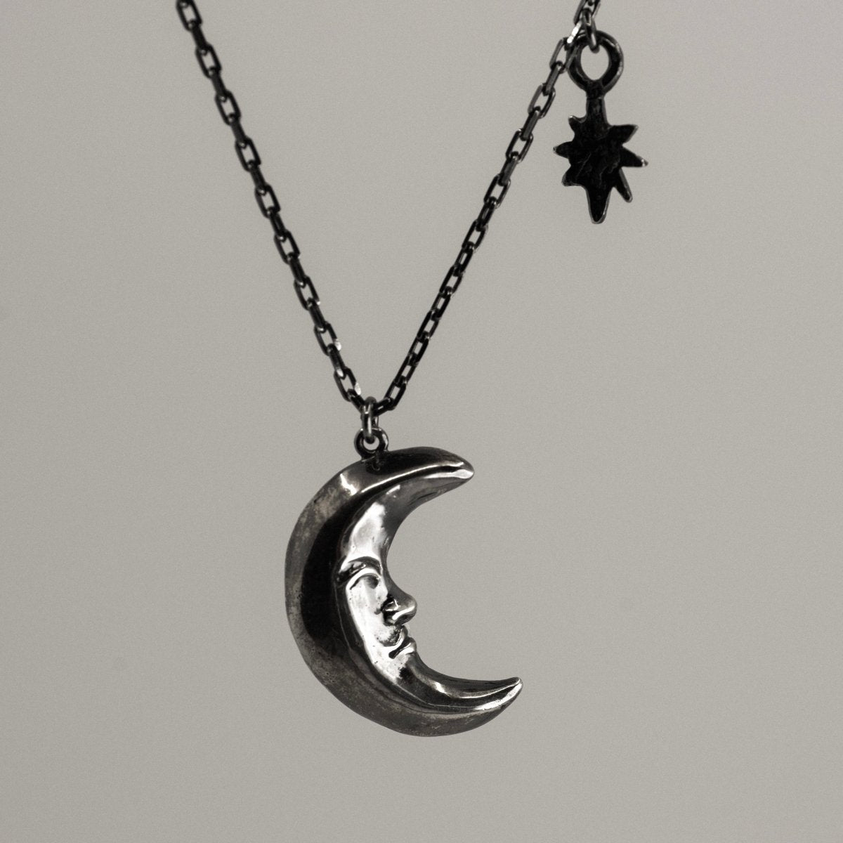 Mr. Moon pendant - Macabre Gadgets