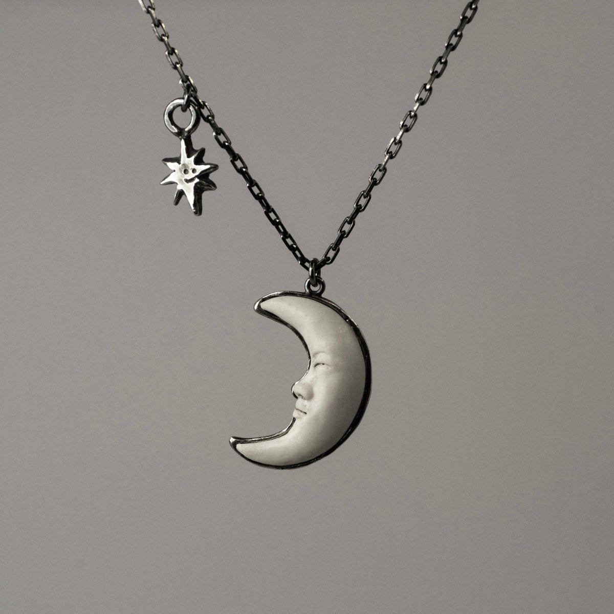 Mr. Moon pendant - Macabre Gadgets