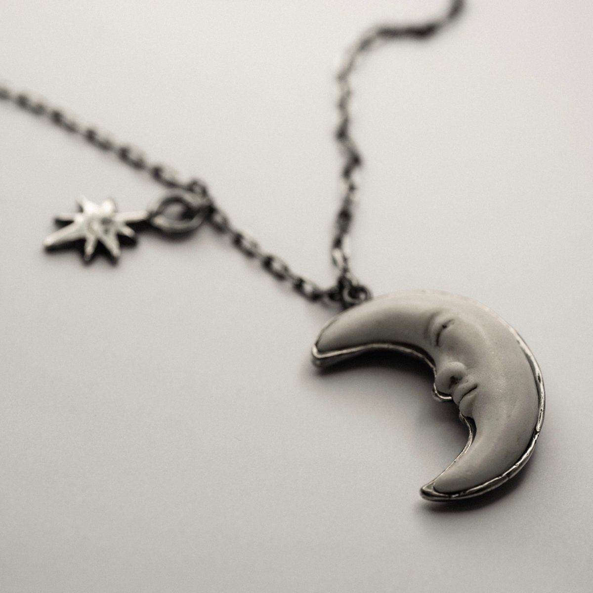 Mr. Moon pendant - Macabre Gadgets