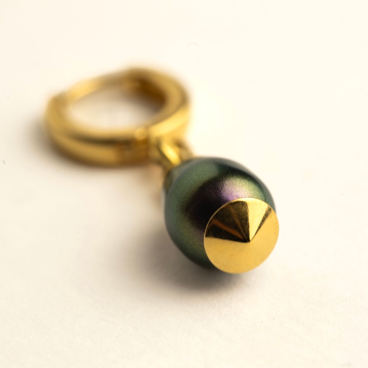Olive Pearl earring - Macabre Gadgets