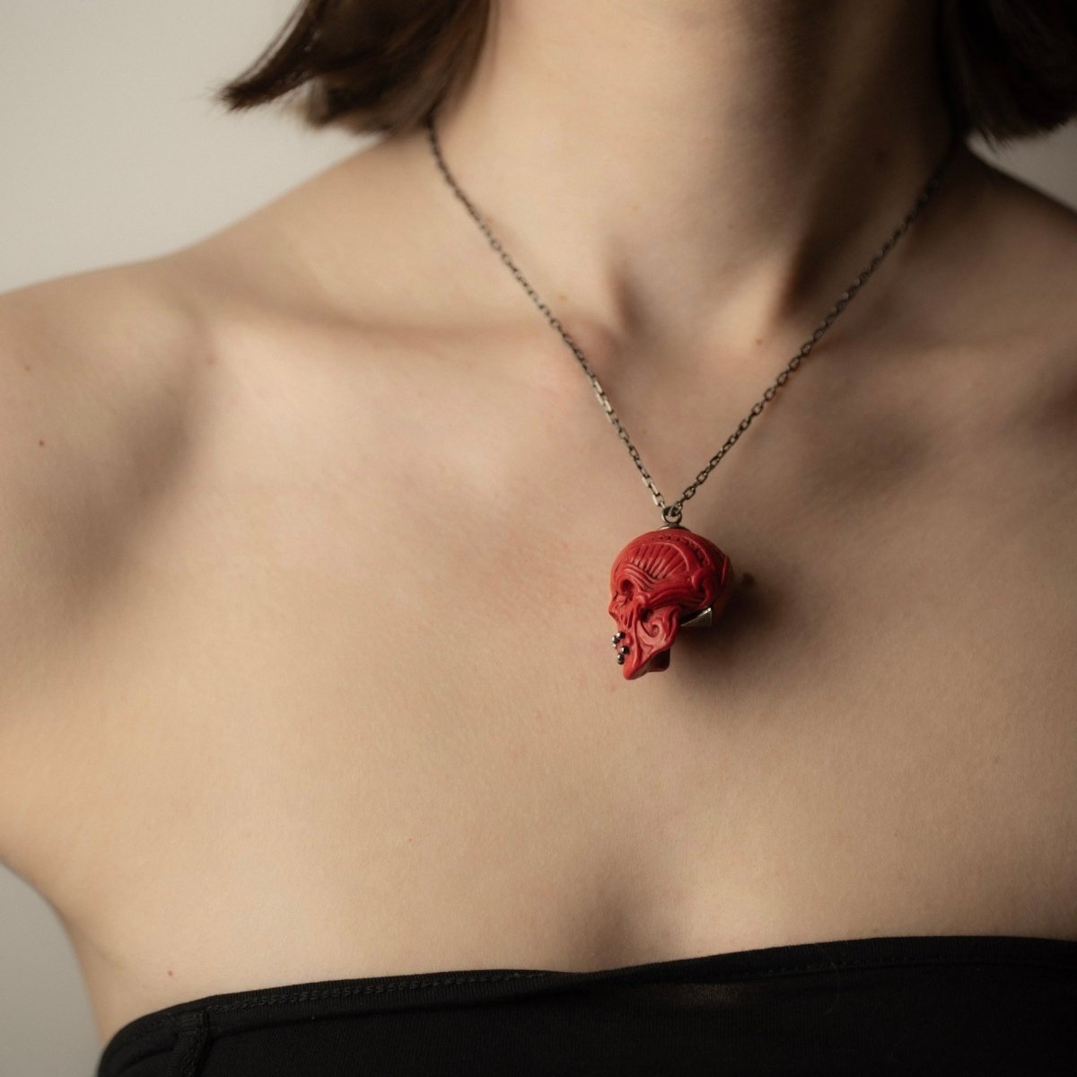 Ornate Skull pendant - Macabre Gadgets