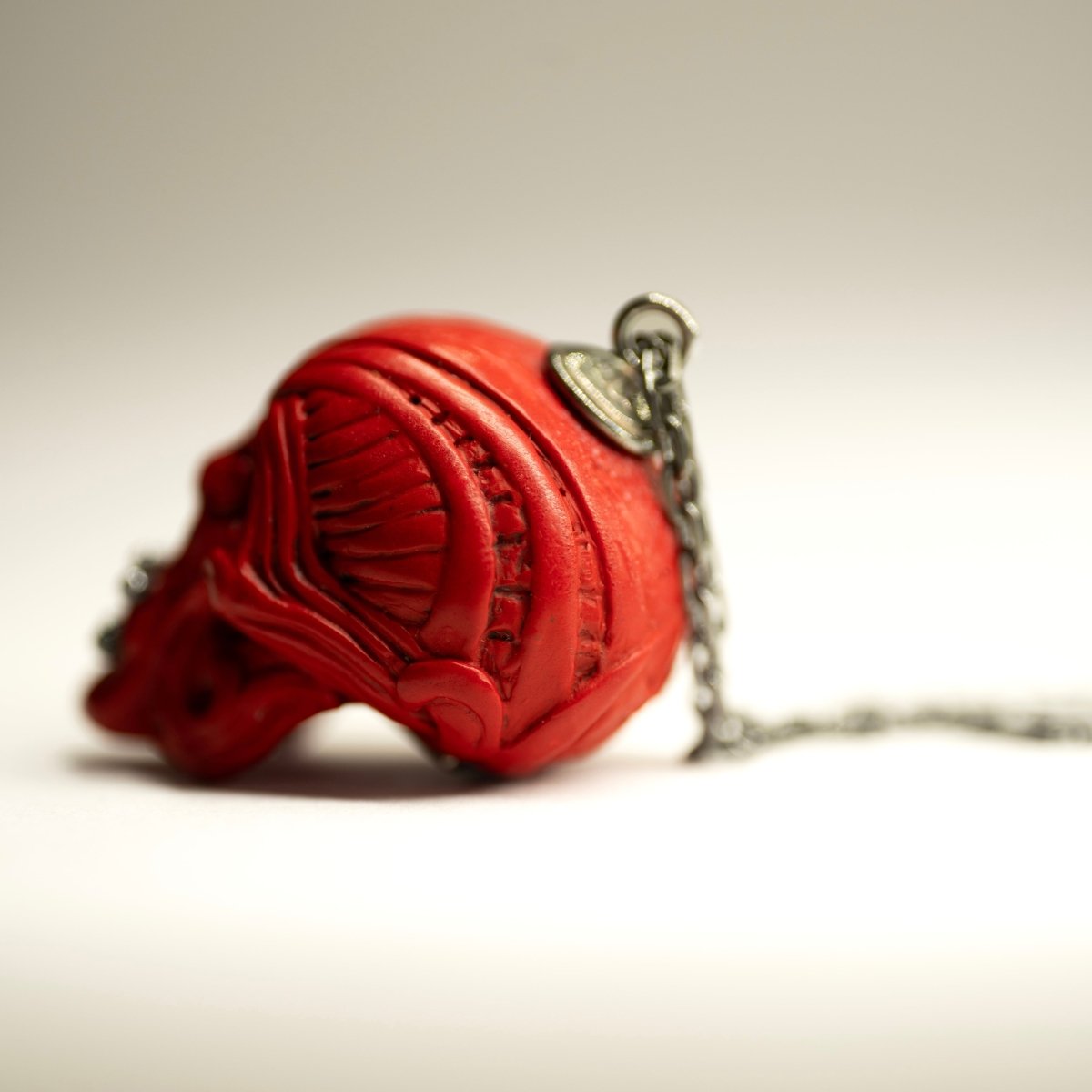 Ornate Skull pendant - Macabre Gadgets