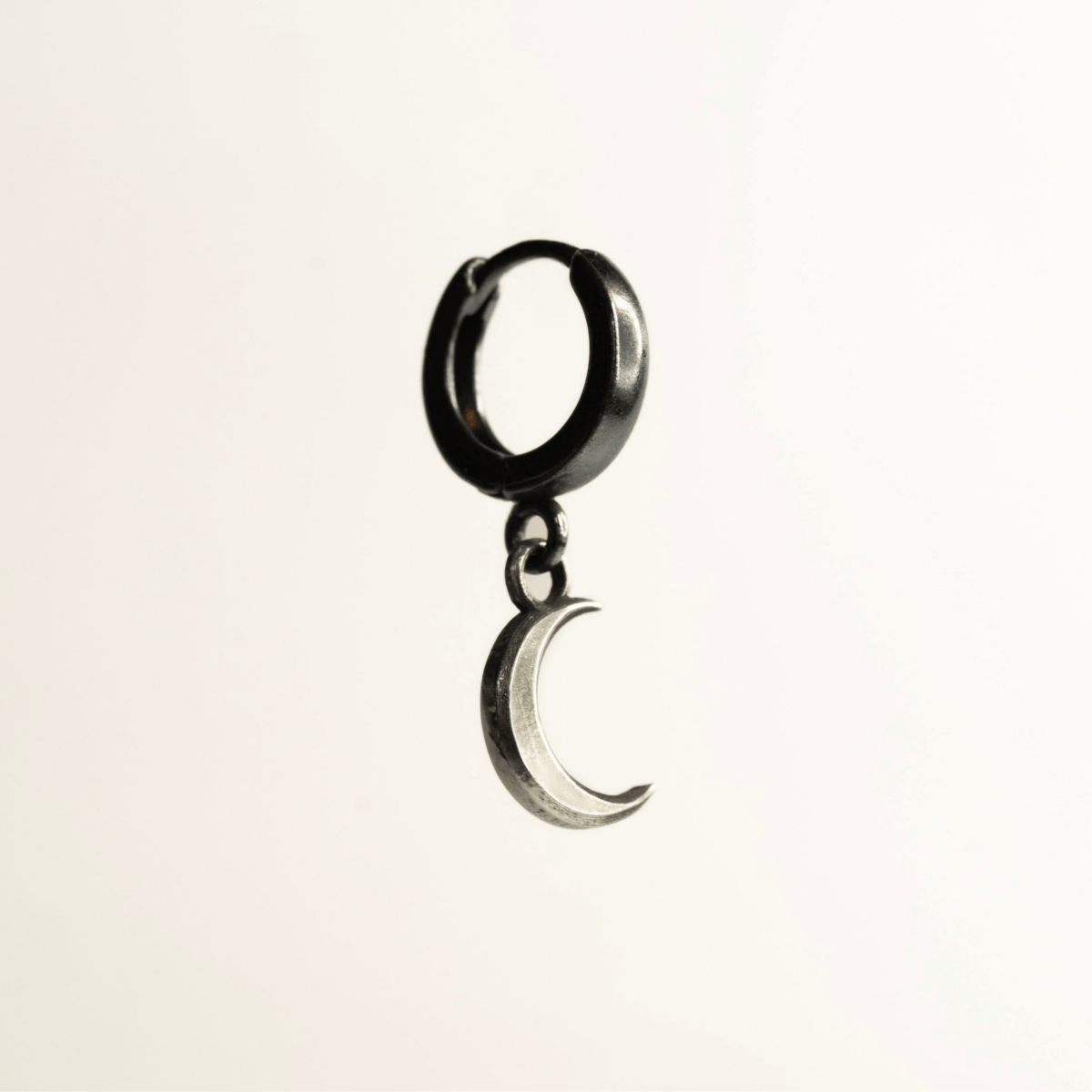 Selene earring - Macabre Gadgets