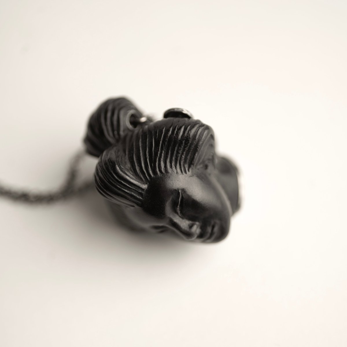 She pendant - Macabre Gadgets