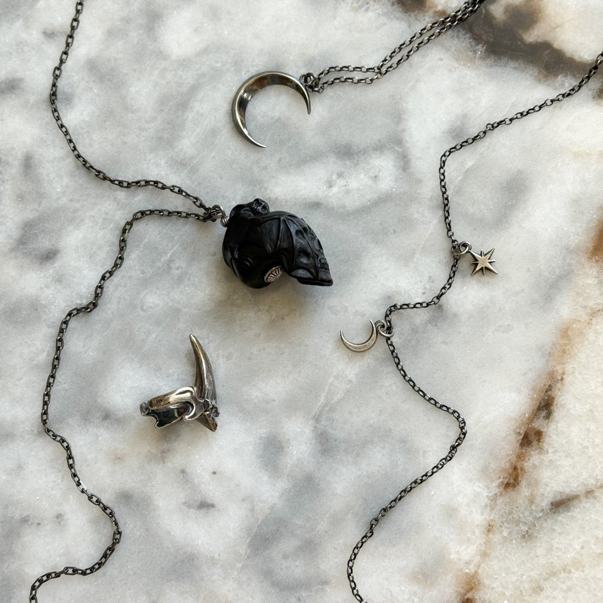 Skull & Bat pendant - Macabre Gadgets