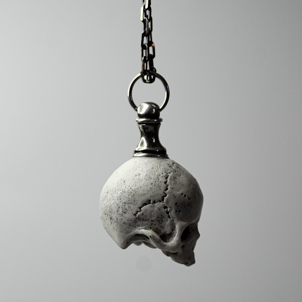 Skull pendant - Macabre Gadgets