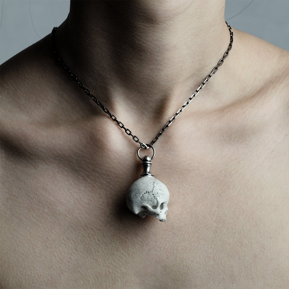 Skull pendant - Macabre Gadgets