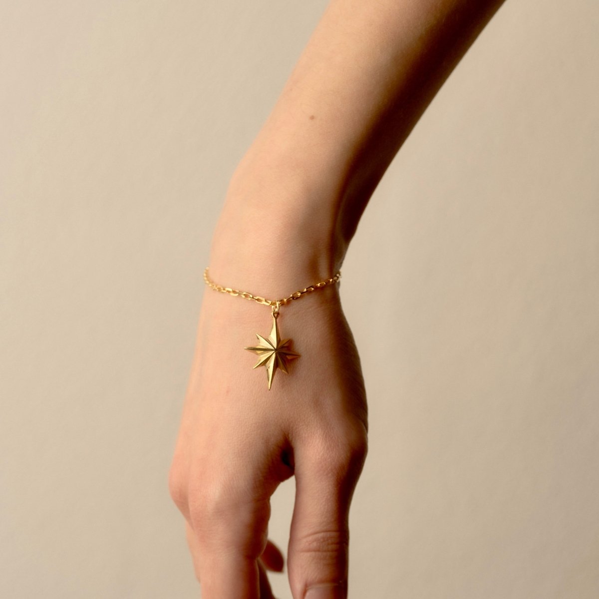 Star bracelet - Macabre Gadgets