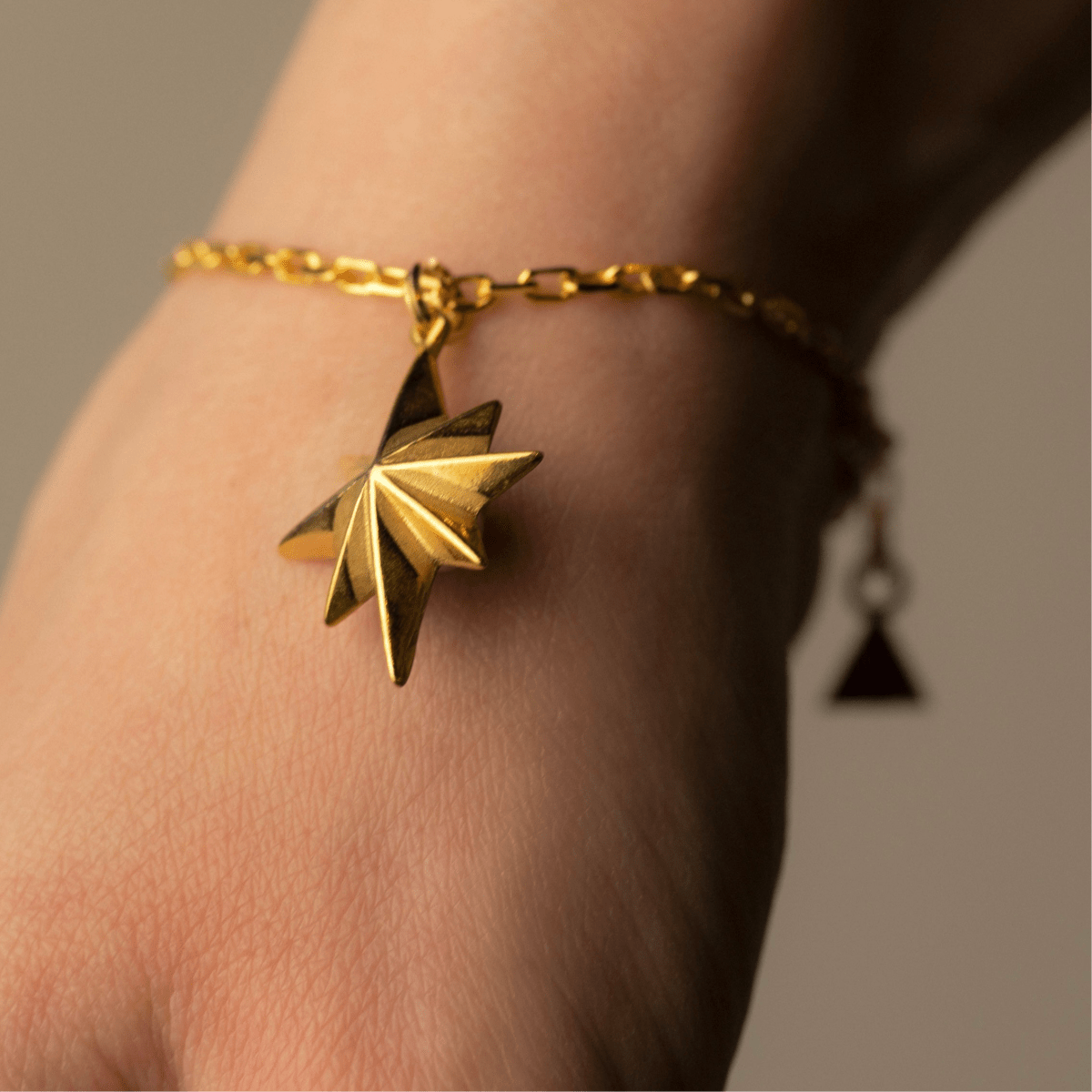 Star bracelet - Macabre Gadgets