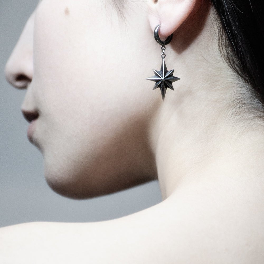 Star earring - Macabre Gadgets