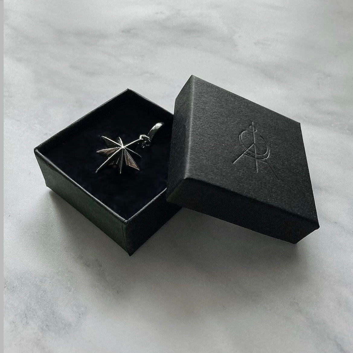 Star earring - Macabre Gadgets