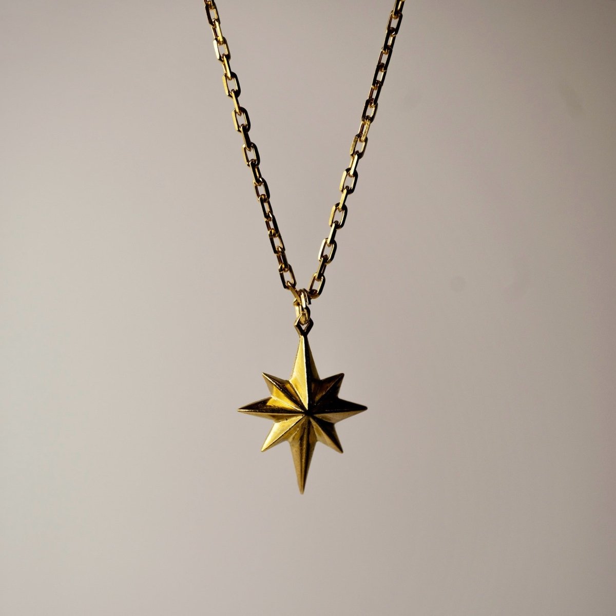 Star pendant - Macabre Gadgets