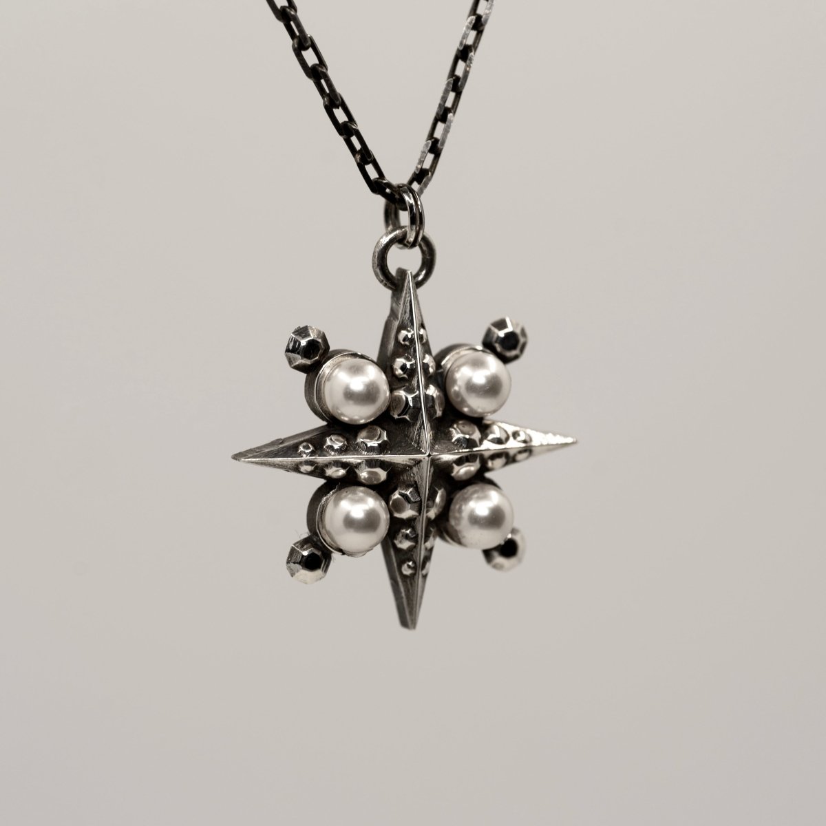 Stella pendant - Macabre Gadgets