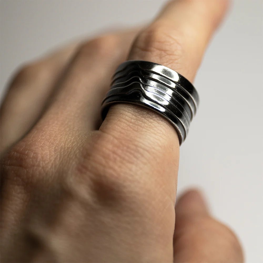 Waves ring - Macabre Gadgets