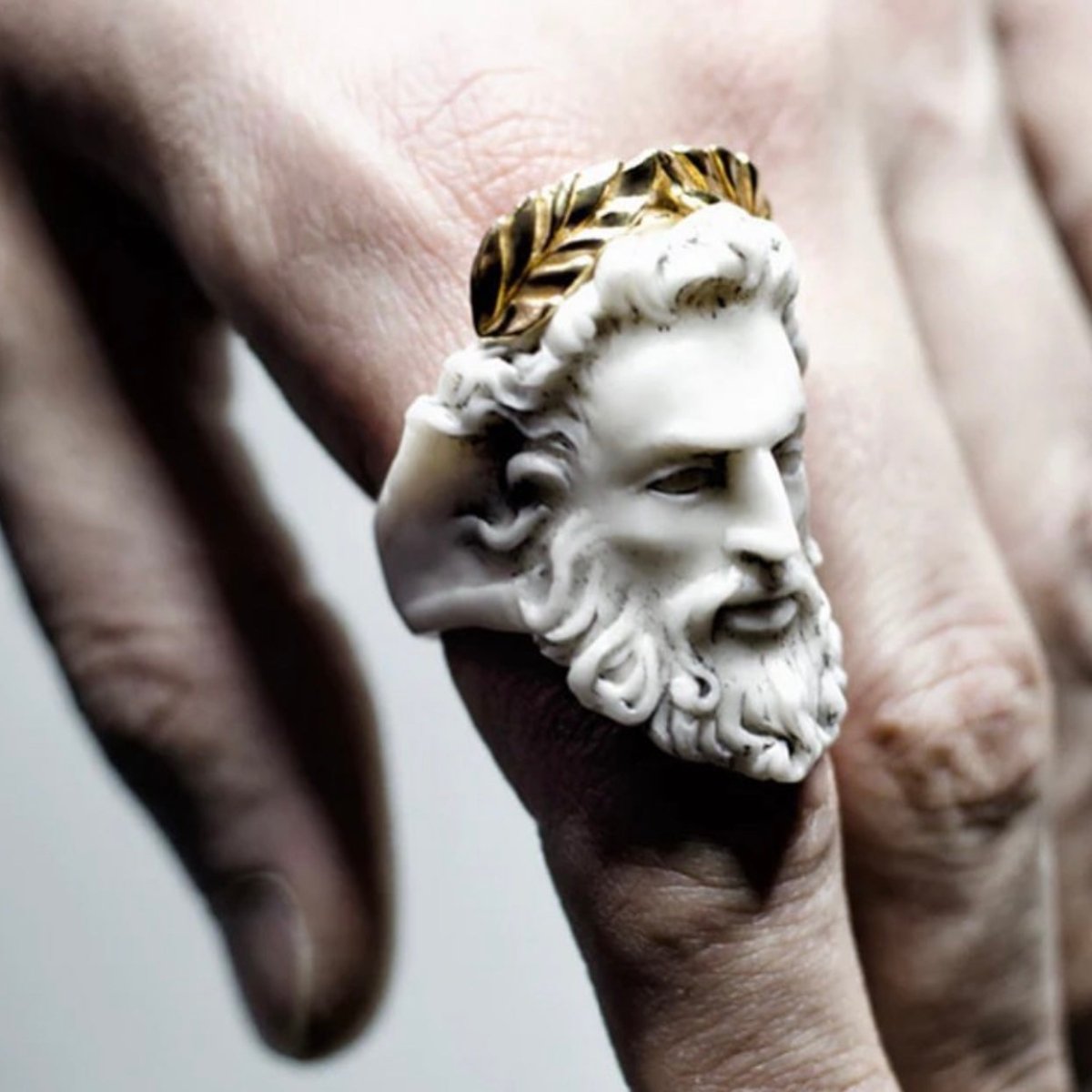 Zeus ring - last items - Macabre Gadgets