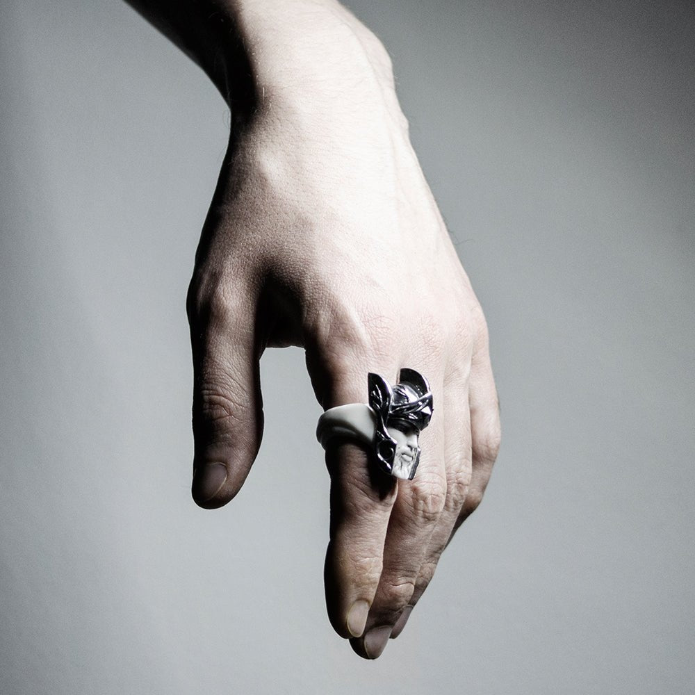 ACHILLE RING - Macabre Gadgets Store