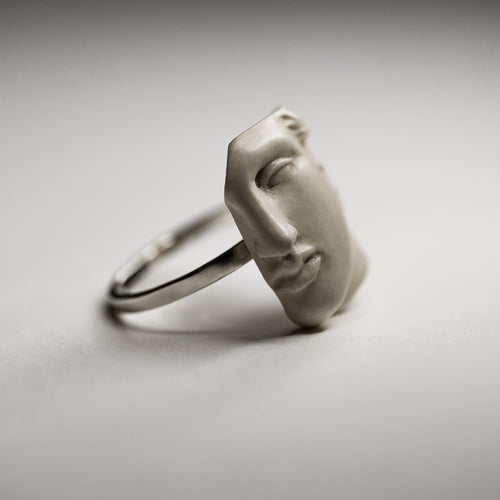 ACHILLES RING - Macabre Gadgets
