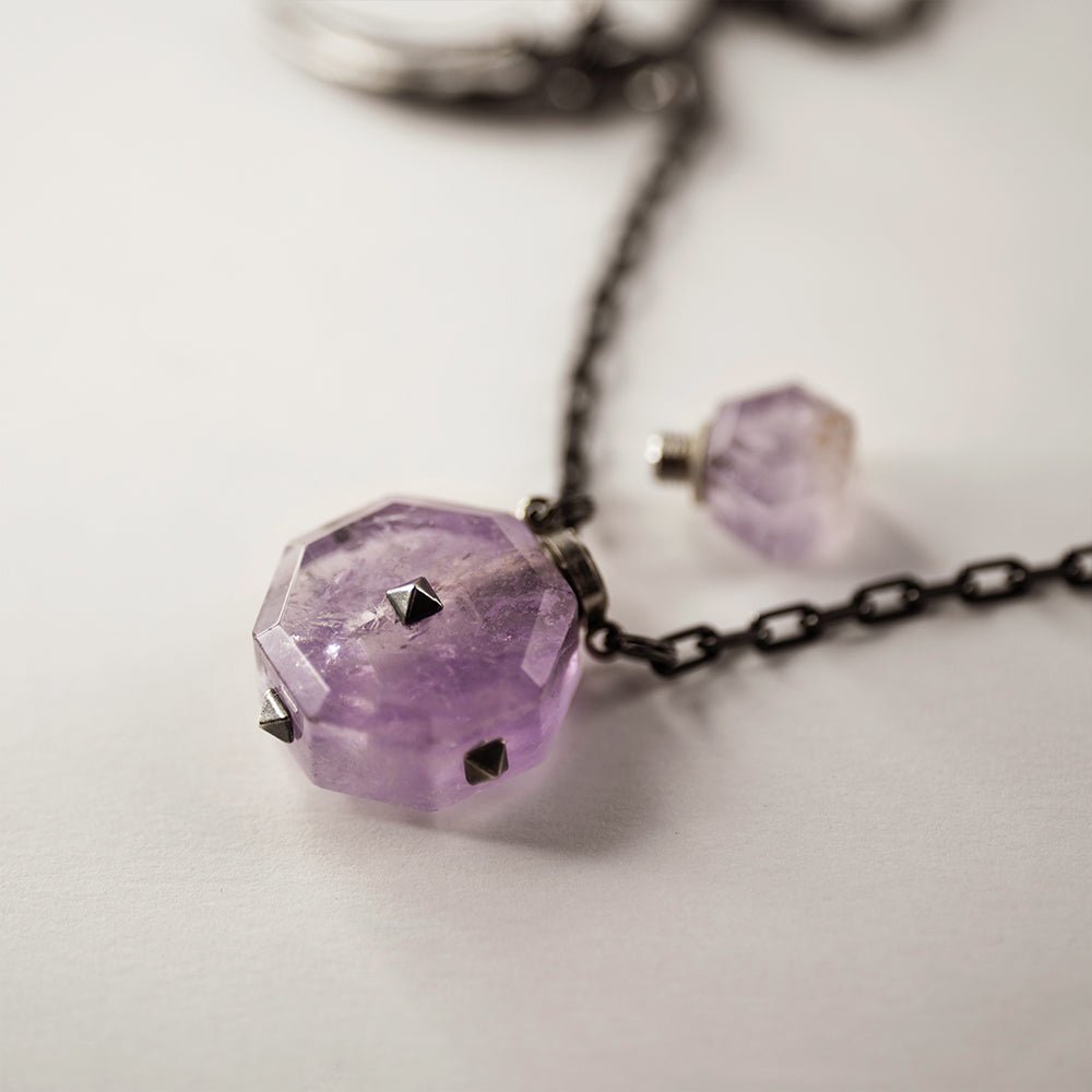 AMETHYST FLASK CHARM - Macabre Gadgets Store