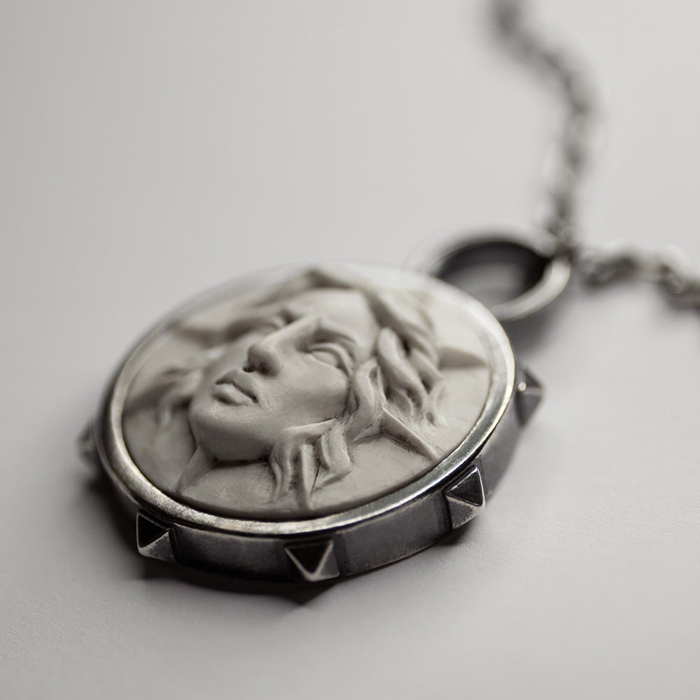APOLLO PENDANT - Macabre Gadgets Store