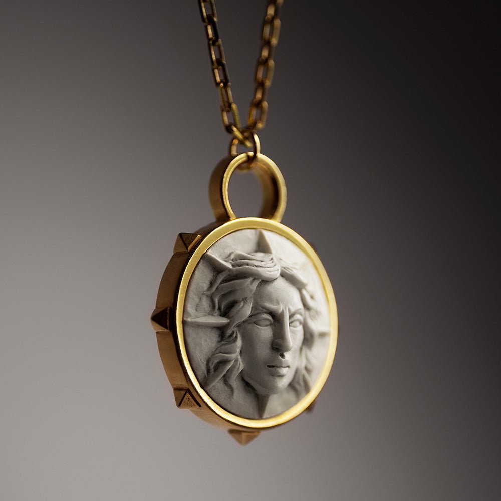 APOLLO PENDANT - Macabre Gadgets Store