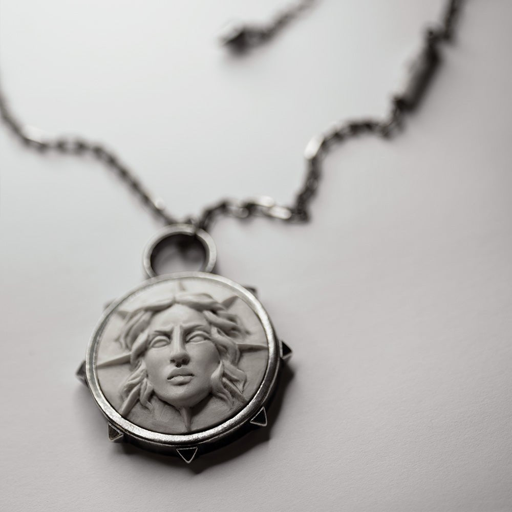 APOLLO PENDANT - Macabre Gadgets Store
