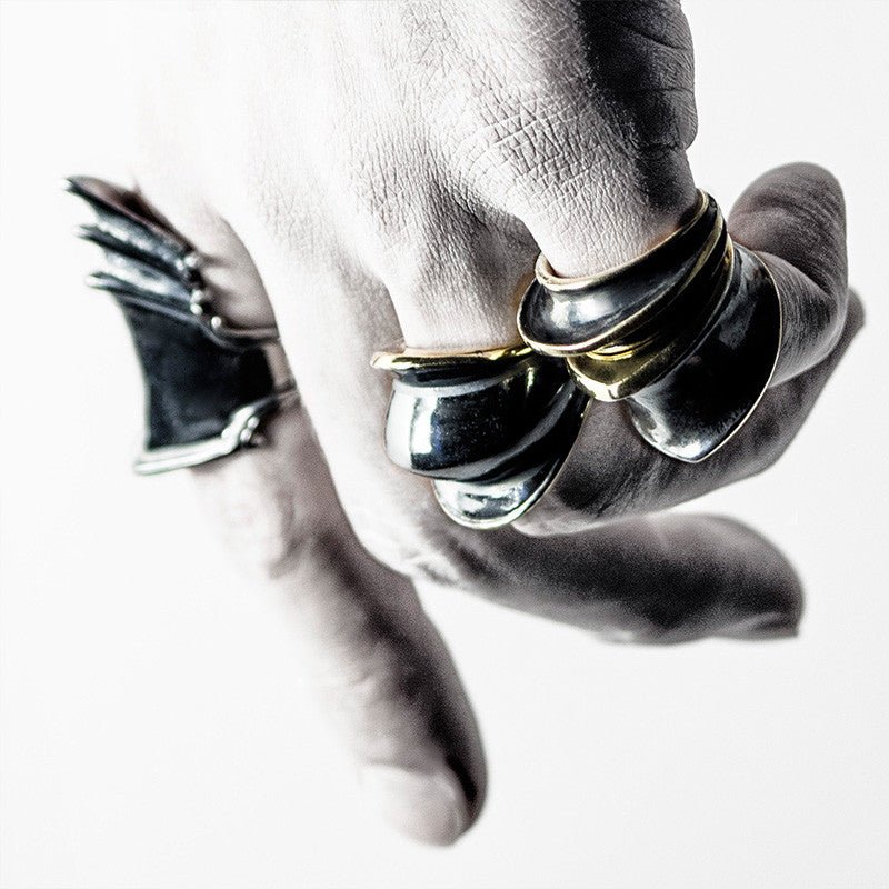 BEVOR RING - Macabre Gadgets Store