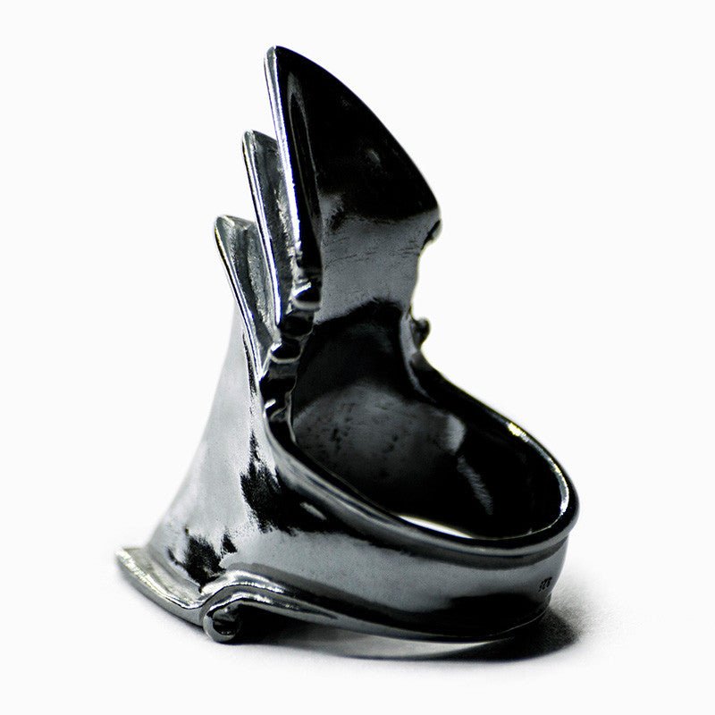 BEVOR RING - Macabre Gadgets Store