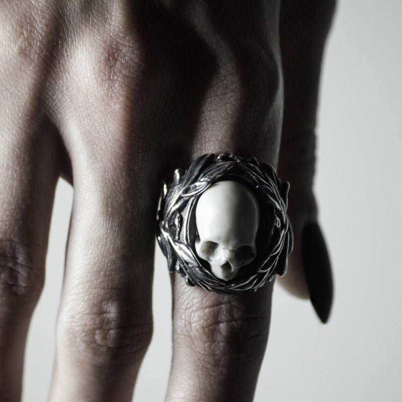 CAMEO RING - Macabre Gadgets Store