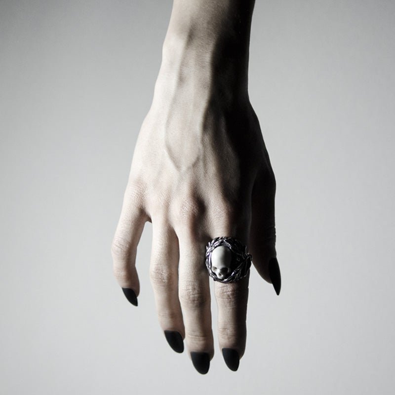 CAMEO RING - Macabre Gadgets Store